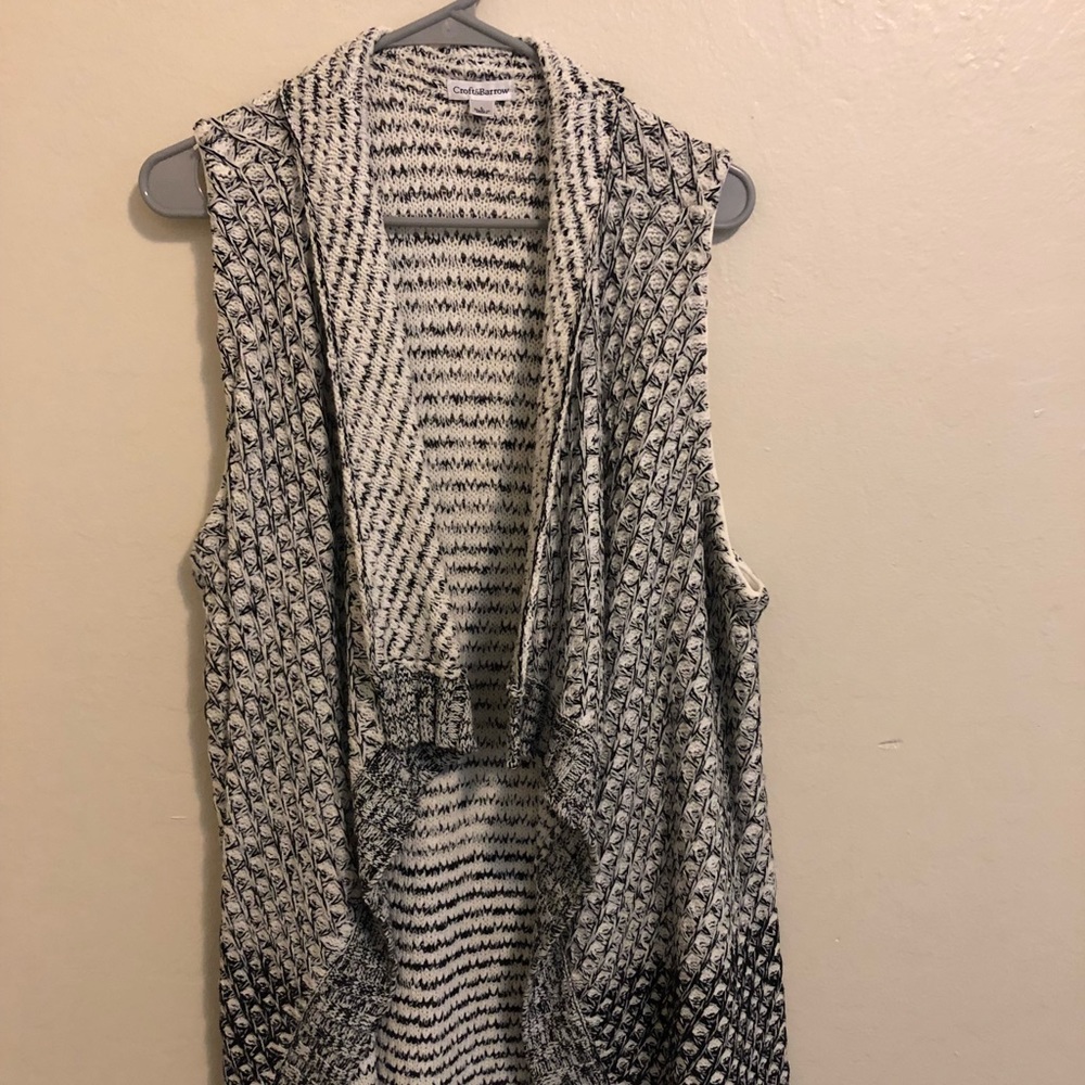 Cardigan . - Picture 2 of 6